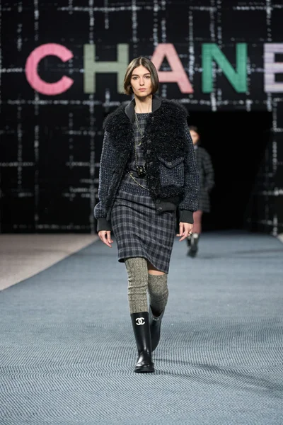 Look 34